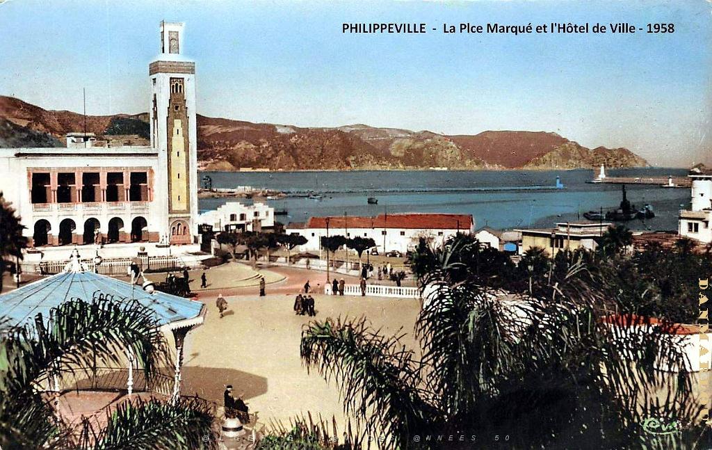 PHILIPPEVILLE - PLACE DE MARQUE ET HOTEL DE VILLE - 1958.jpg